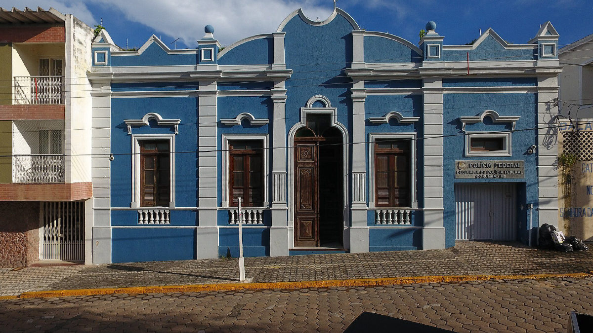 PF e Receita apreendem 17 mil litros de acetato de etila em Corumbá (MS)
