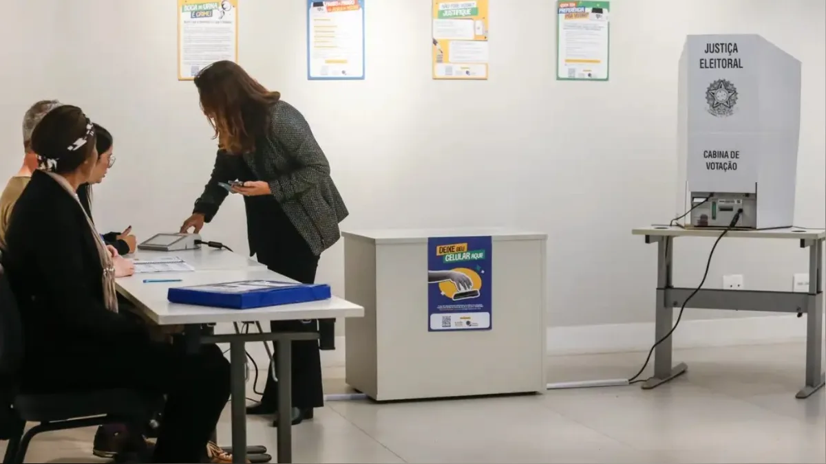 Quatro eleitores morrem em locais de votação no primeiro turno