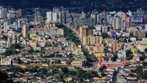 Temporais no RS afetam 10,4 mil pessoas em 13 municípios, diz Defesa Civil