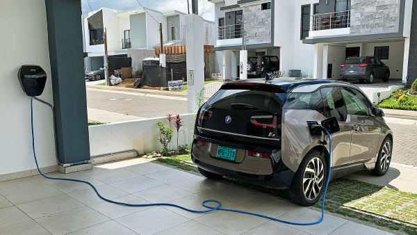 ABVE explica a diferença entre V2L, V2H, V2B e V2G nos carros elétricos