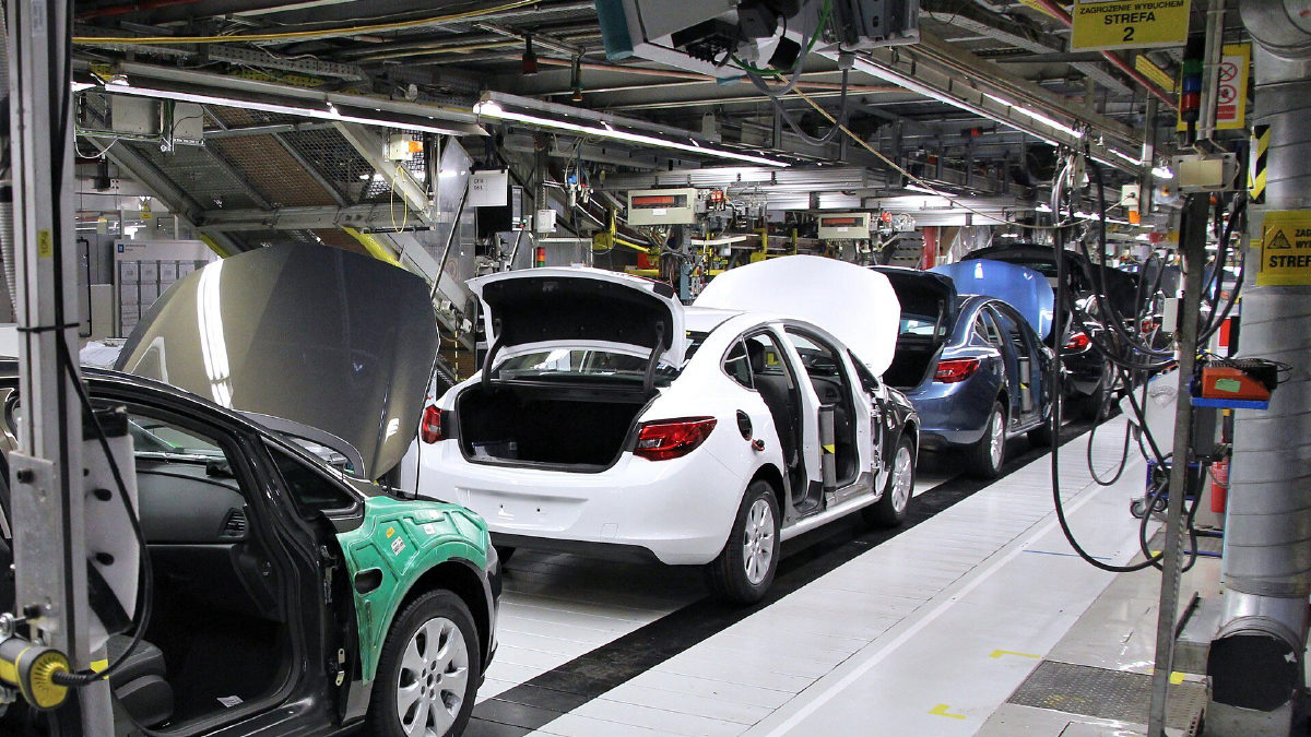 Produção de veículos tem melhor setembro desde 2014, com 268,3 mil unidades