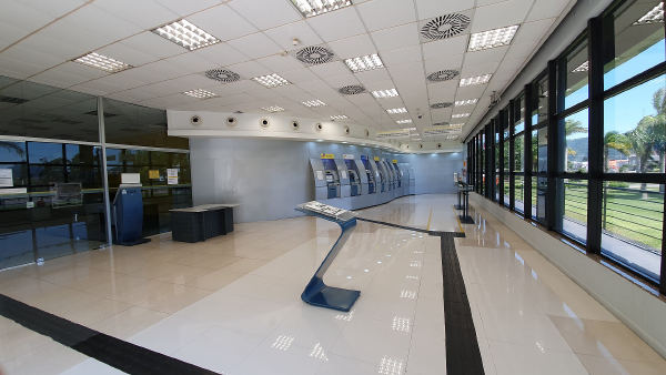 Agências bancárias fecham na segunda-feira, 12, e Pix segue 24 horas