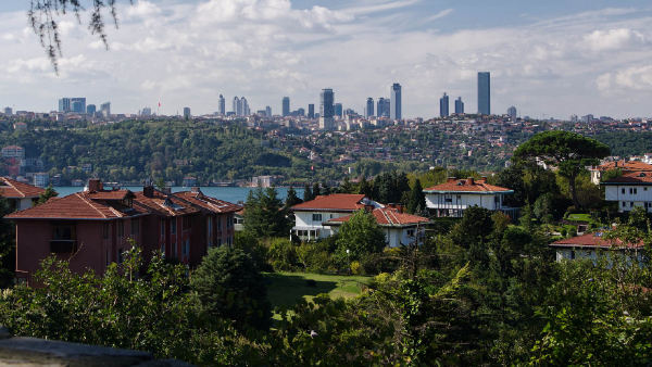 Enchentes em Istambul deixam 3 mortos e 5 desaparecidos na Turquia