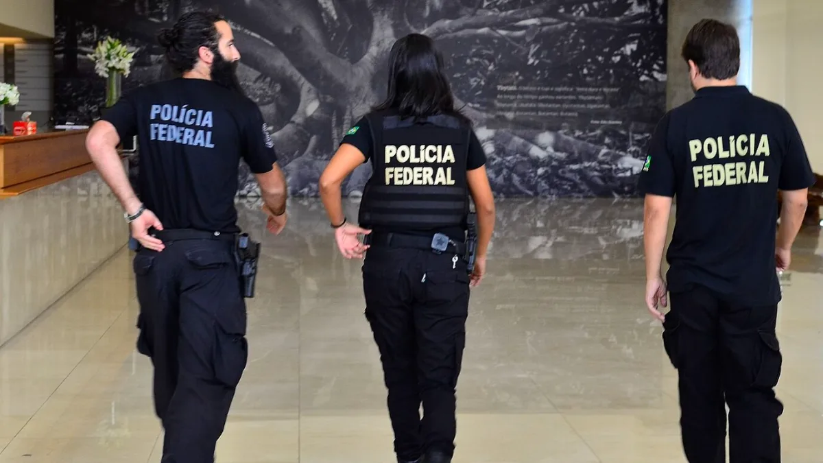 PF apreende R$ 1,8 milhão e conduz 194 pessoas no dia do primeiro turno