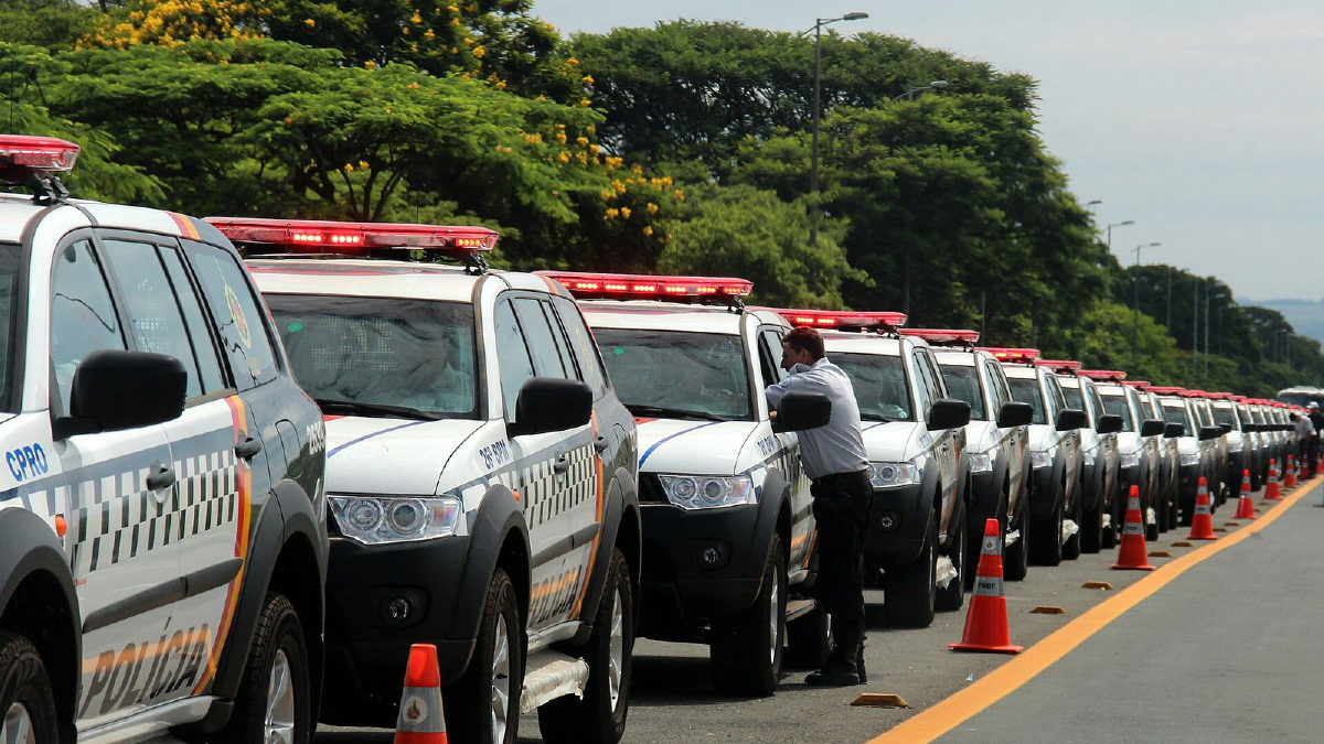 PF apreende quatro pistolas escondidas em caixas de som em Cascavel (PR)