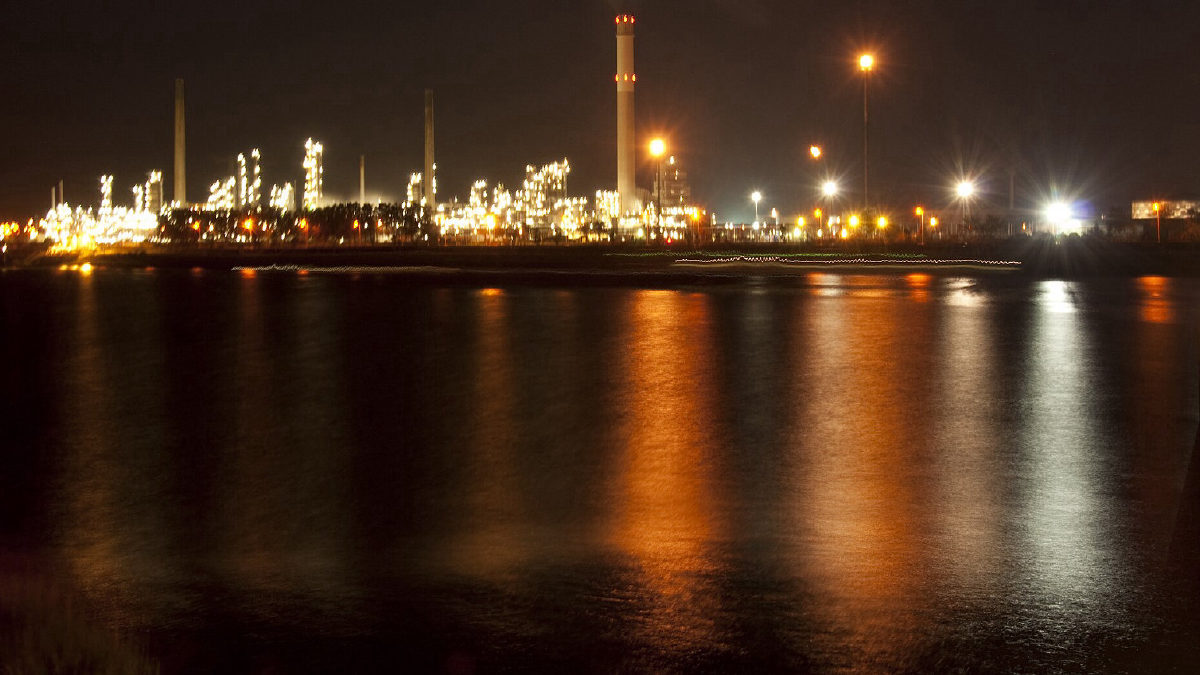 Petróleo Brent sobe 3,72% e fecha a US$ 109,86 após ataque na Rússia