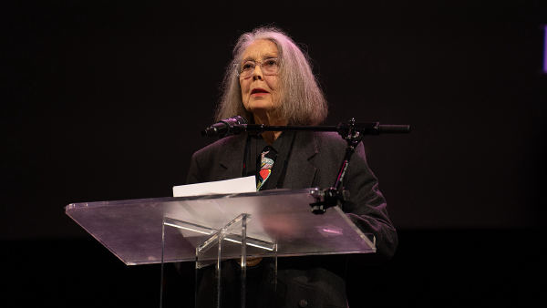Anne Carson, poeta canadense, ganha o Nobel de Literatura de 2026