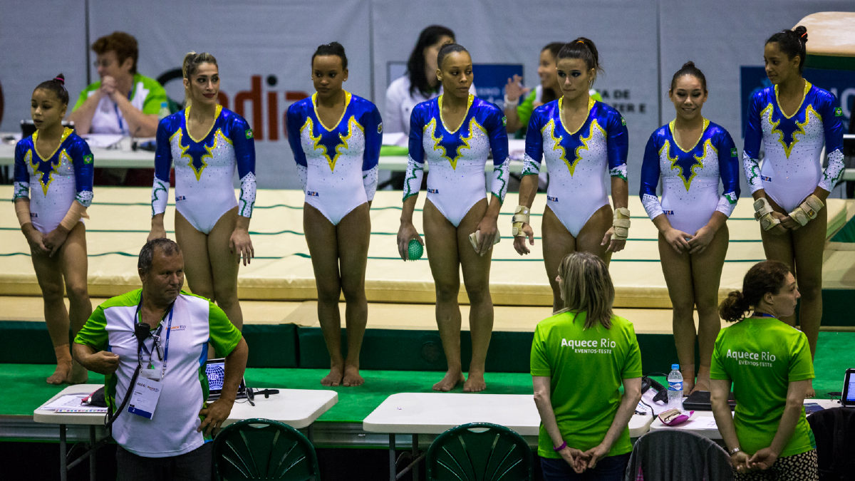 Brasil avança em 8º à final por equipes do Mundial de Ginástica e garante 5 finais