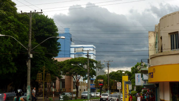 Inmet emite alerta laranja para tempestade no RS, em SC e no PR nesta quarta-feira