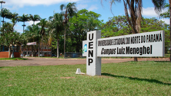 Jacarezinho e UENP capacitam professores em comunicação alternativa