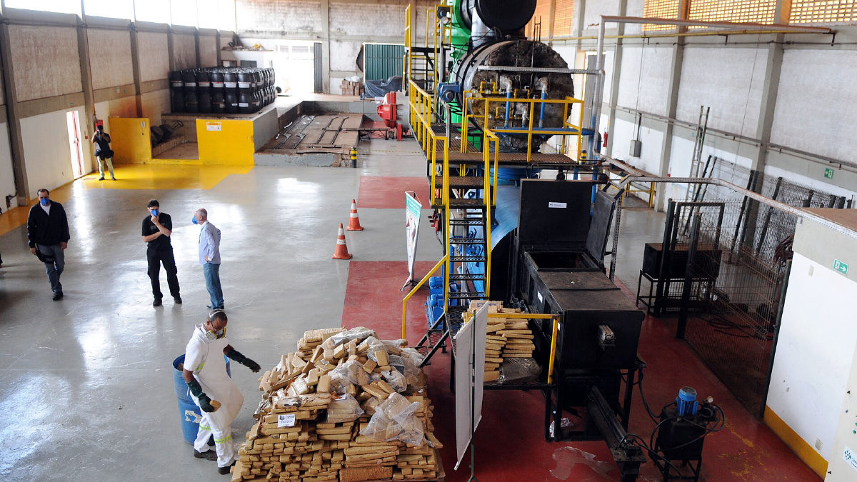 PF incinera 10,6 toneladas de drogas apreendidas na Tríplice Fronteira