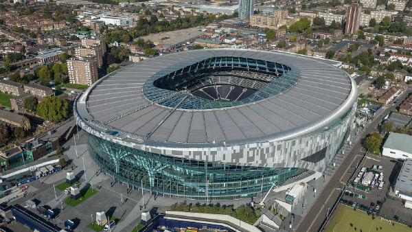 Tottenham vence o Coventry por 3 a 1, conquista a 1ª vitória no Inglês e sai do Z3