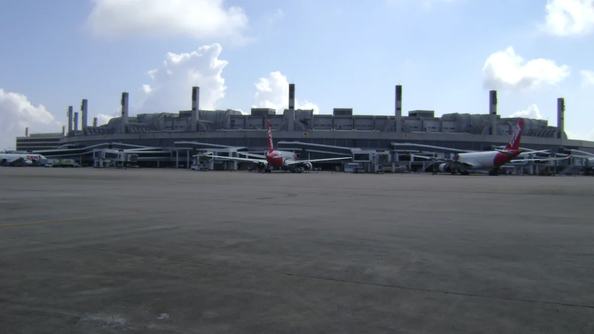 PF prende duas passageiras com mais de 100 frascos de emagrecedores no Galeão