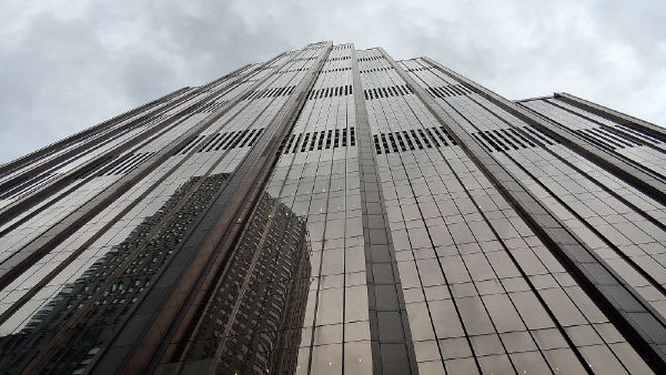 JPMorgan barra agentes de IA externos em contas de clientes
