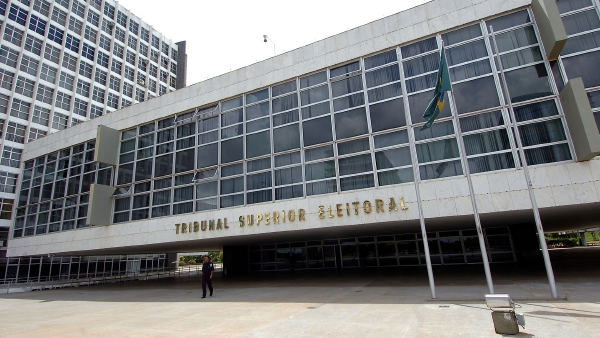 TSE anula votos de Garotinho no Rio e Paes recorre ao STF nesta quinta