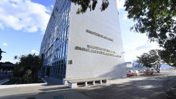 Governo quer realocar R$ 20 bilhões no Orçamento de 2027, diz o MPO