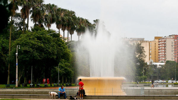 Chuva forte atinge RS, SC e PR no sábado, e frente fria chega a SP e RJ no domingo