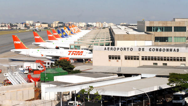Chuva em SP cancela 24 voos em Congonhas e suspende rodízio de carros