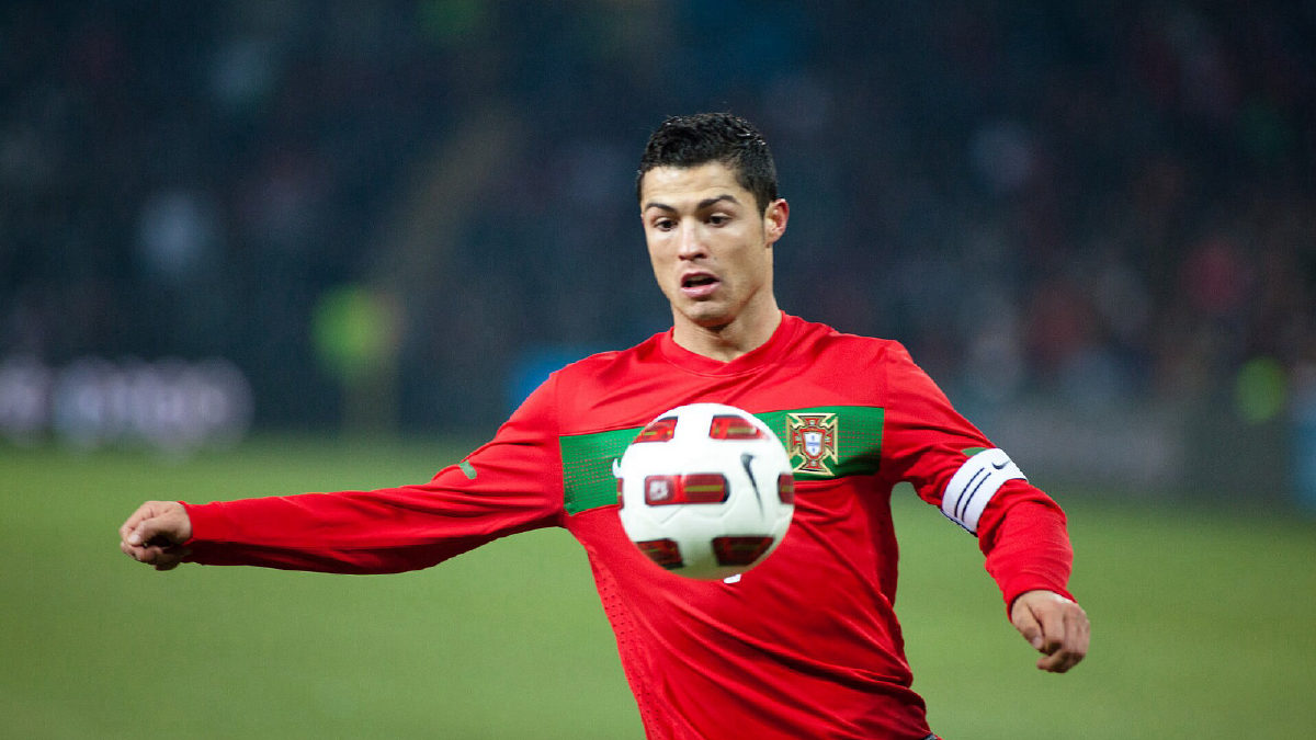 Cristiano Ronaldo é punido pela Federação Portuguesa com 30 dias de suspensão e multa