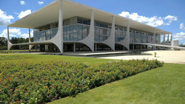 Governo propõe perdão de dívidas de MEIs com a União e Pix de até R$ 5 mil
