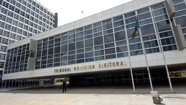 TSE manda remover vídeo falso sobre ato pró-Lula nas redes da Meta