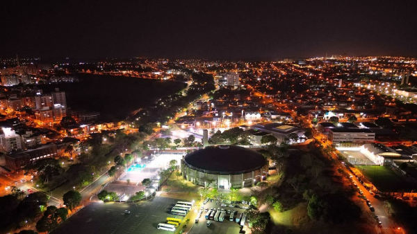 Rio Preto passa a ter canal único para reparos de iluminação e semáforos