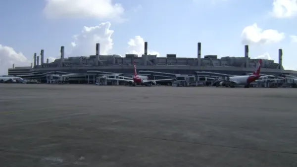 PF prende duas passageiras com mais de 100 frascos de emagrecedores no Galeão