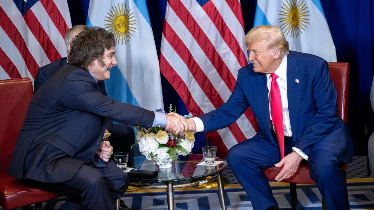 Milei e Netanyahu parabenizam Flávio Bolsonaro; Trump cita rapidez da apuração