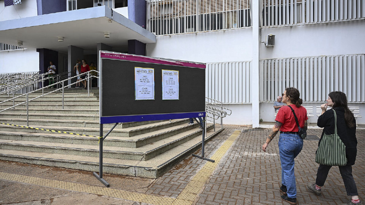 TREs mudam o local de votação de 4.352 seções para o 2º turno, dia 25