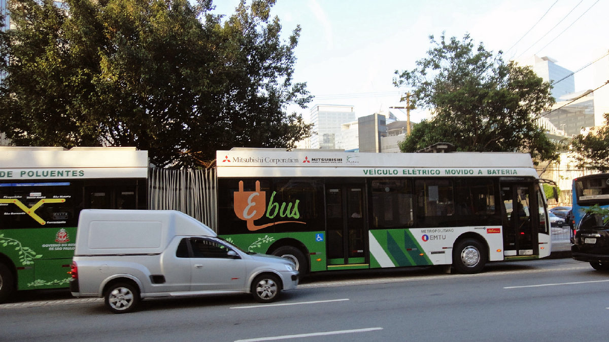 Ônibus elétricos: 1.033 emplacados em 2026, e Recife homologa compra de 100