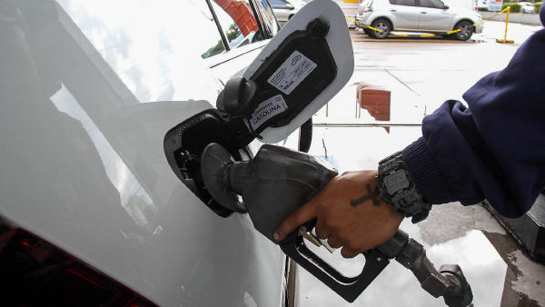 Governo zera PIS/Cofins e Cide da gasolina por 30 dias a partir de 9 de outubro