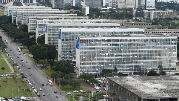 Durigan prevê enviar a MP do Imposto Seletivo só depois das eleições