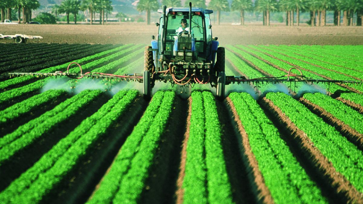 Brasil é o 2º maior importador de pesticidas proibidos na UE, diz Oxfam
