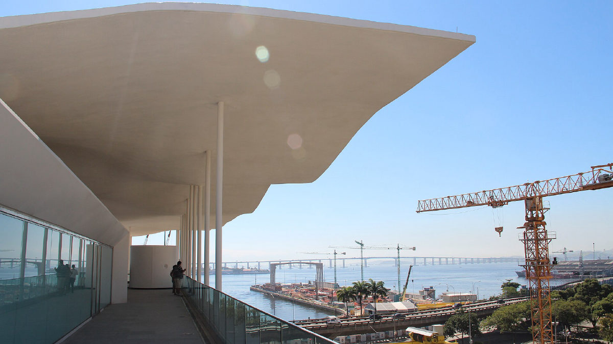 Receita retém 9 contêineres com mercadorias de R$ 63 mi no Porto do Rio