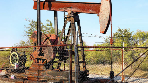 Opep reduz a 400 mil barris por dia a alta da demanda de petróleo em 2026