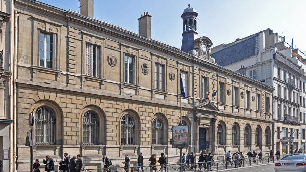 Protesto de estudantes na França chega à 4ª semana e fecha 200 escolas